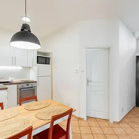 Urban Oasis Near Park And Center Apartmán