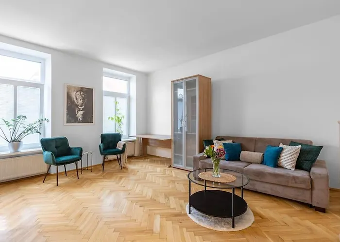 Urban Oasis Near Park And Center Apartman *