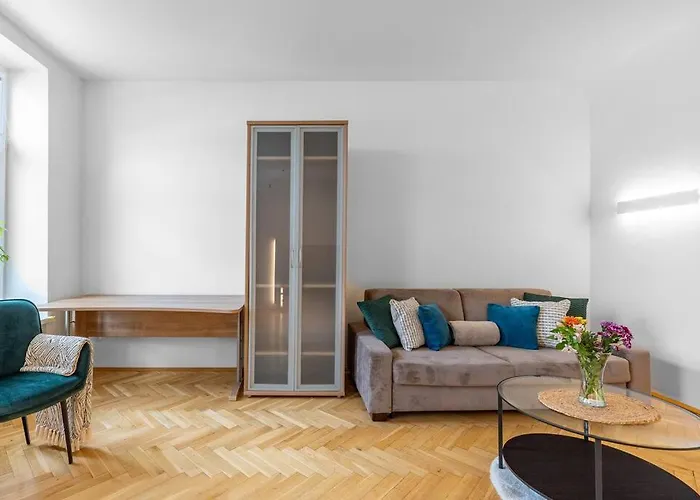 Urban Oasis Near Park And Center Apartman *