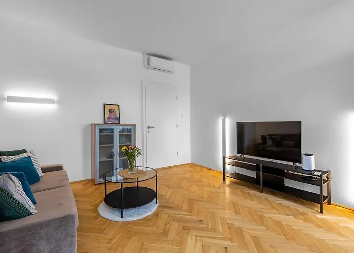 Urban Oasis Near Park And Center *