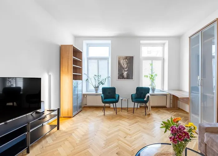 Urban Oasis Near Park And Center Apartman