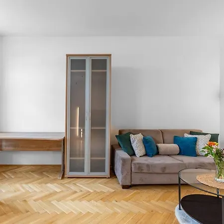 Urban Oasis Near Park And Center Апартаменти *