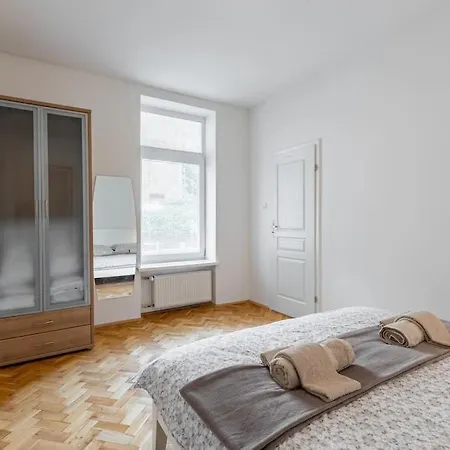 Apartament Urban Oasis Near Park And Center
